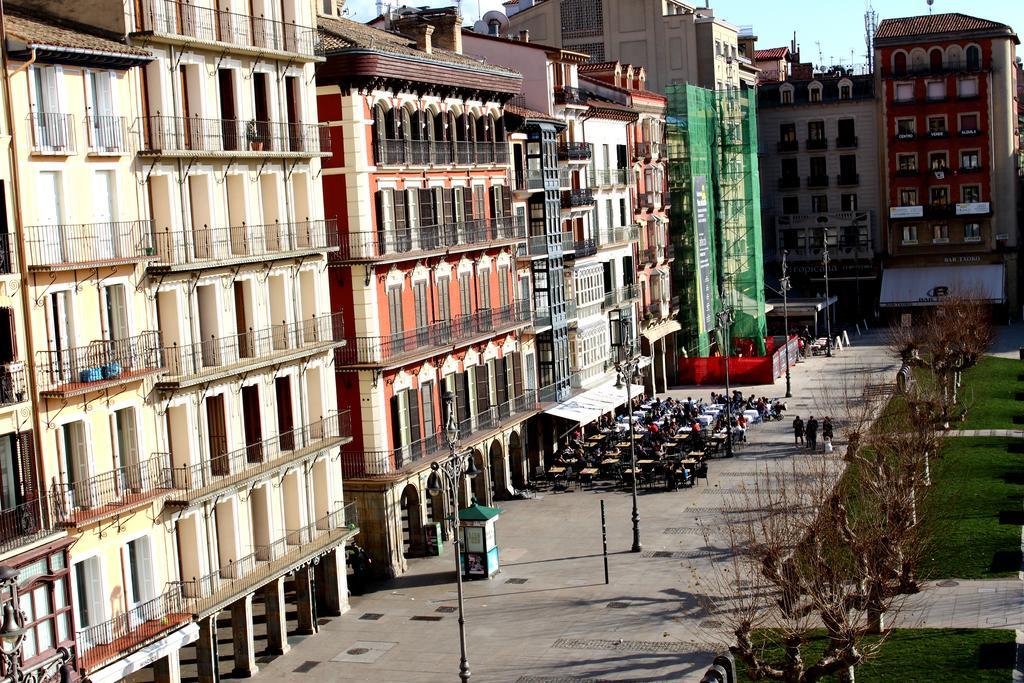 Aloha Apartamentos Pamplona Quarto foto